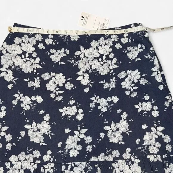 Navy Floral Mini Skirt with Ruffle Hem Size Medium - NWT - Picture 4 of 8